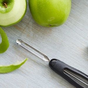 Vegetable peeler